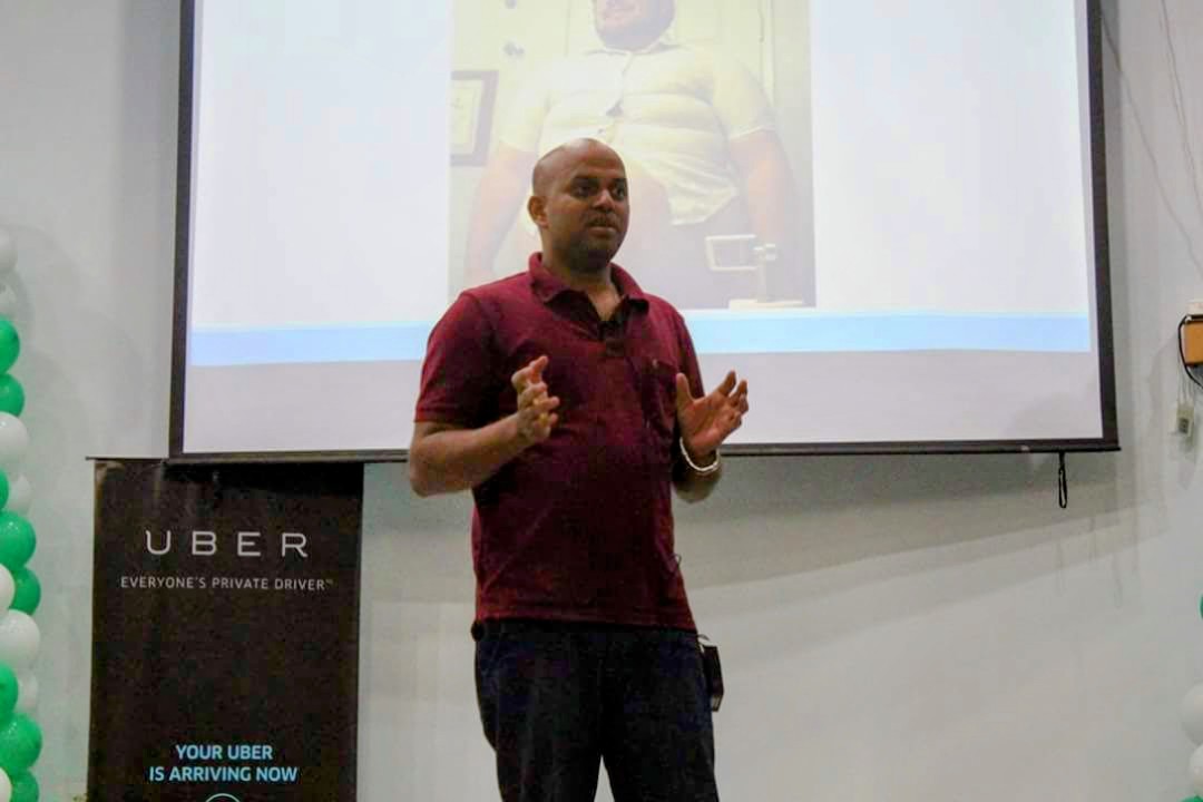 Suvendu Shekhar Giri speaking on responsive web design at KIIT University in 2015